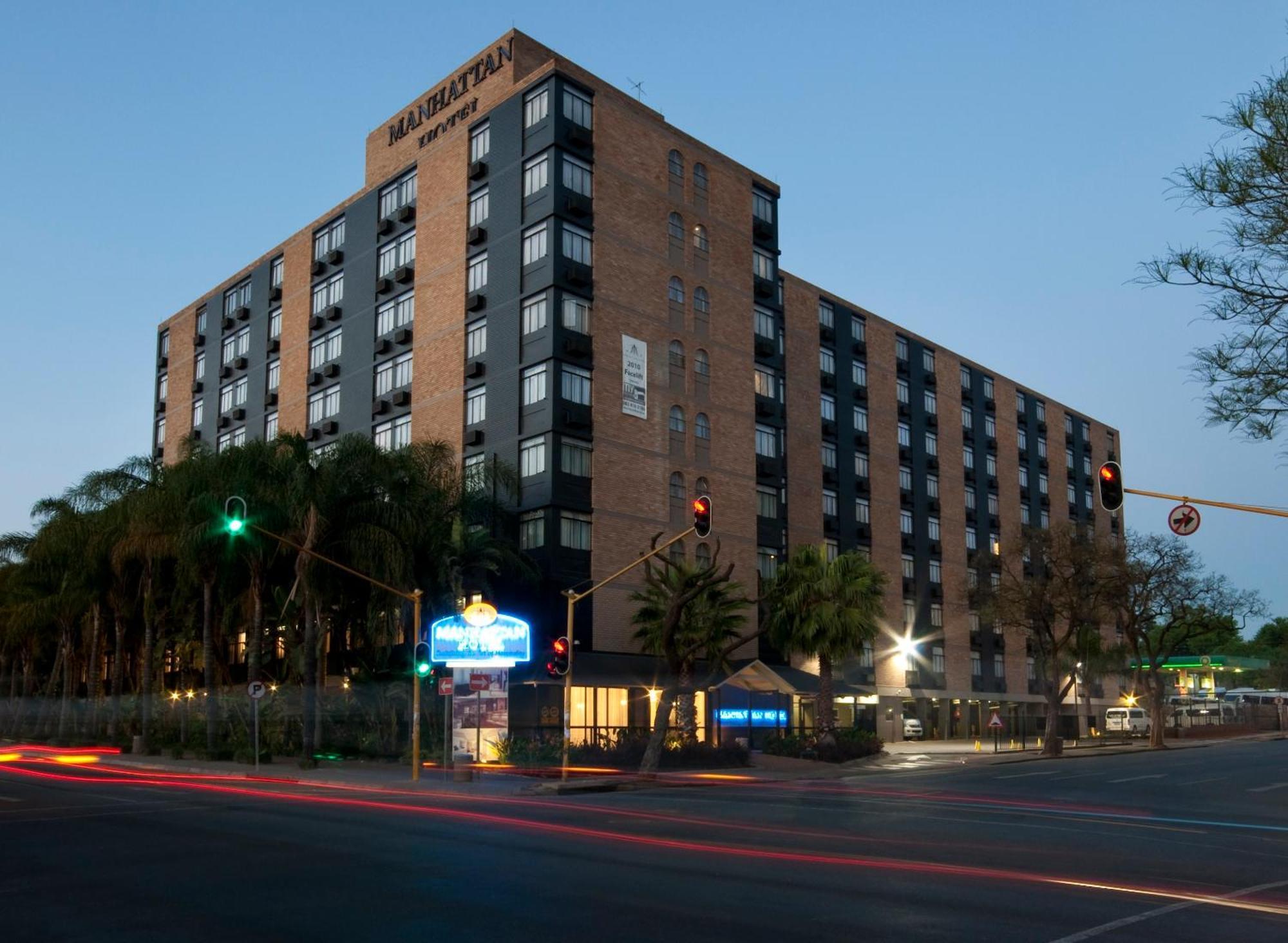 Manhattan Hotel Pretoria Bagian luar foto