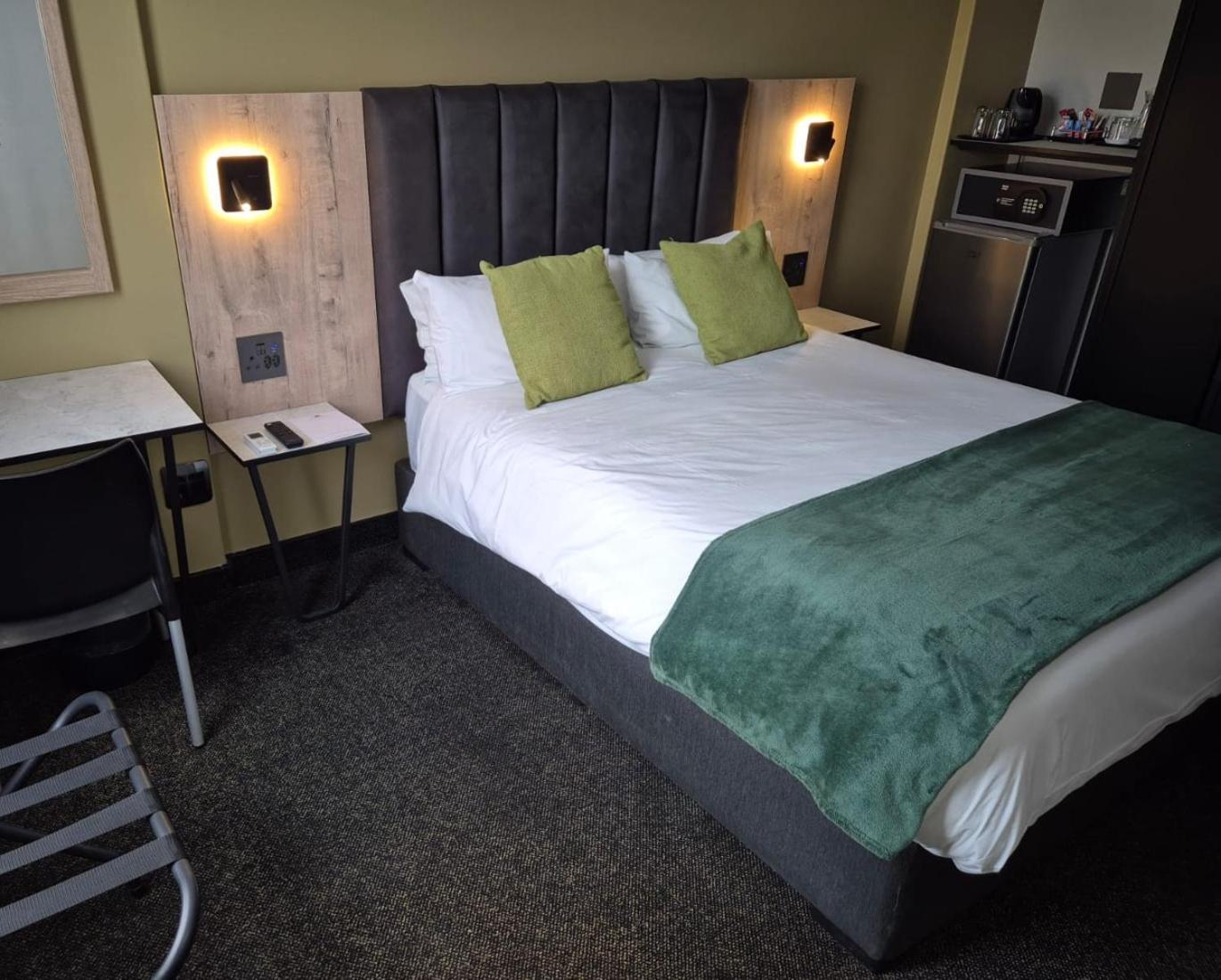 Manhattan Hotel Pretoria Bagian luar foto