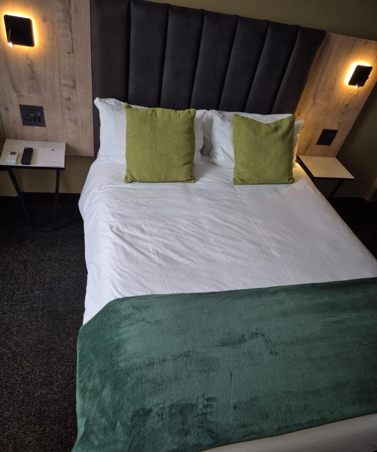 Manhattan Hotel Pretoria Bagian luar foto