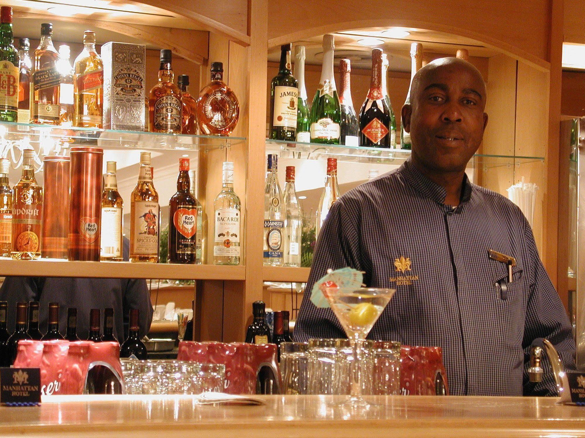 Manhattan Hotel Pretoria Bagian luar foto