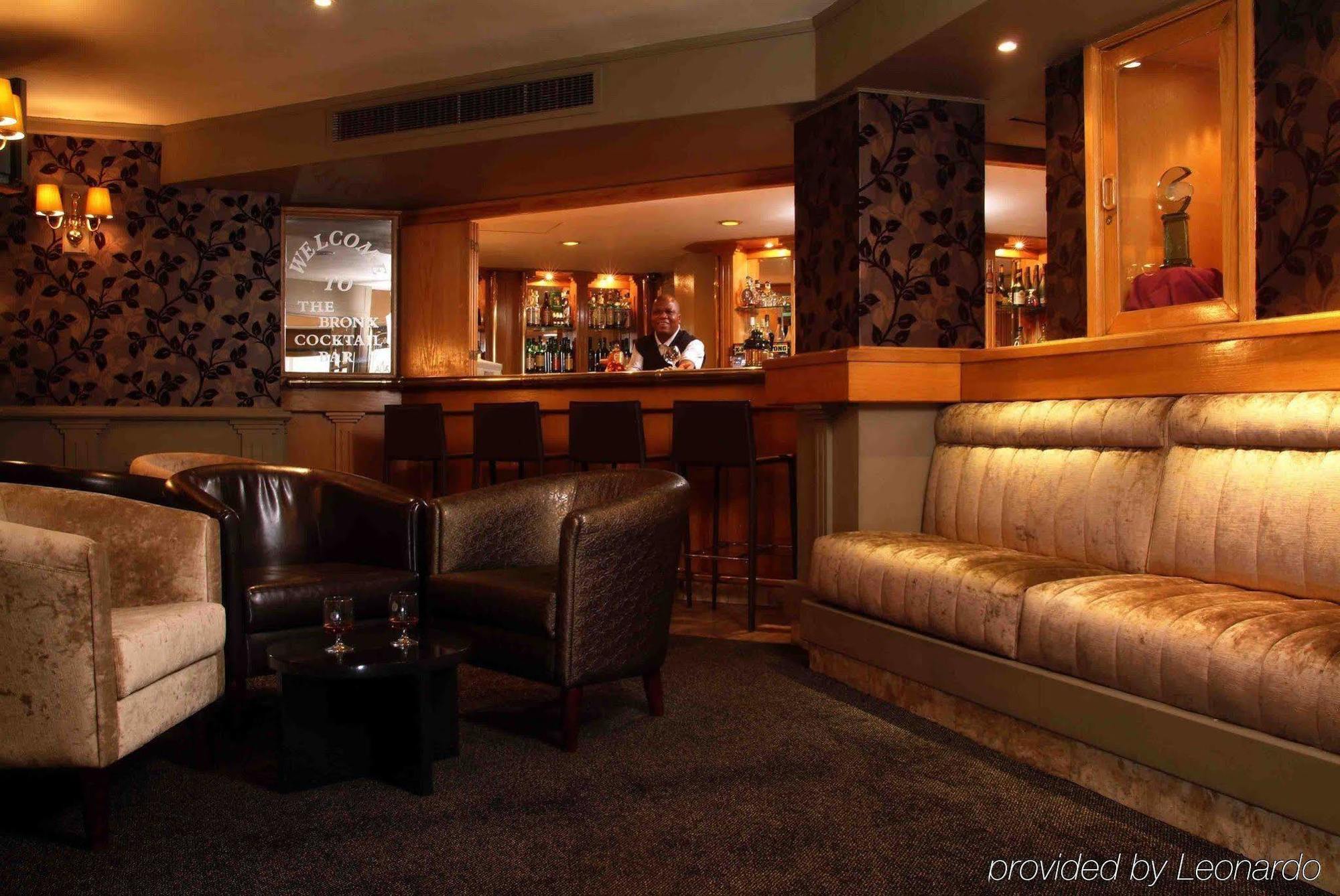 Manhattan Hotel Pretoria Bagian luar foto