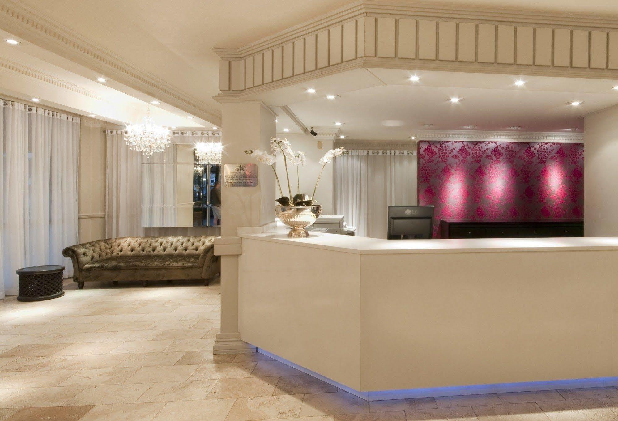 Manhattan Hotel Pretoria Bagian luar foto